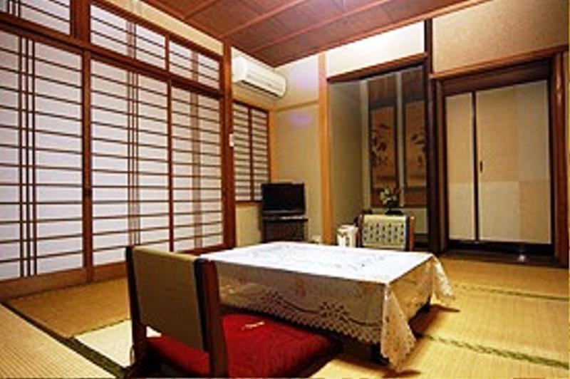 Ougiya Ryokan Toyooka  Zimmer foto